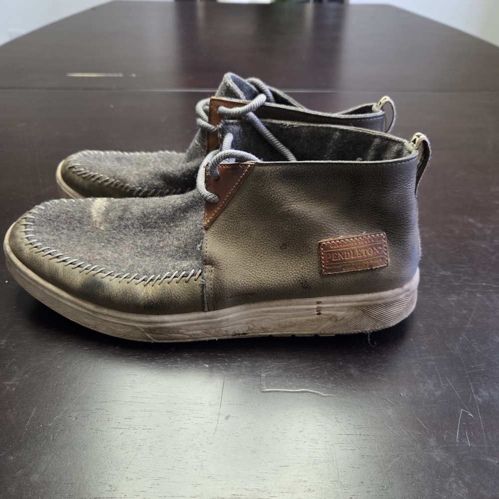 Pendleton Mens Wool Leather Chukka Boots Vibramt Sole Grey Green Sz 9